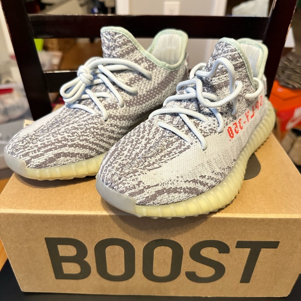 Great condition Yeezy 350 Blue Tint
